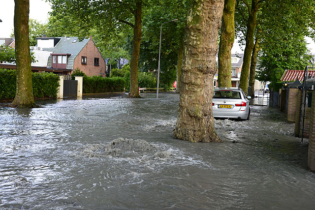 2014/162/GB 20140716 009 Wateroverlast Amersfoortlaan.jpg